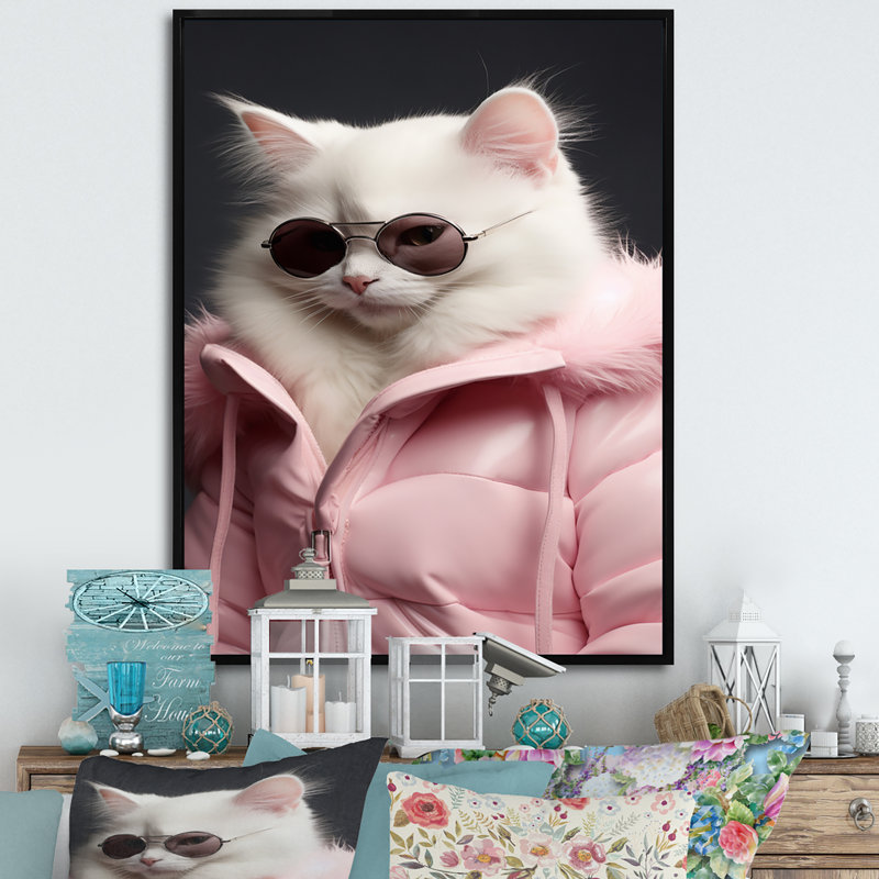 Chat blanc en fourrure rose Felline Attitude I sur toile, H 32 po x l 16 po x P 1 po, Cadre flottant noir