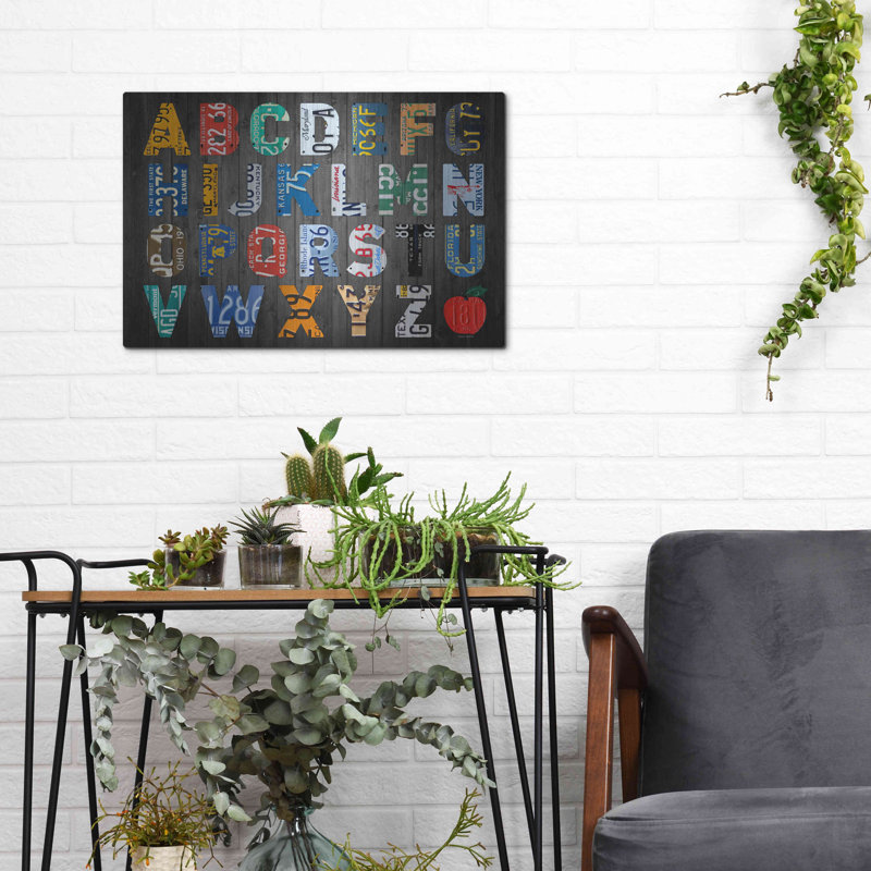 «Big Alphabet» par Design Turnpike, art mural en métal, 36 po x 24 po, H 12 po x l 16 po