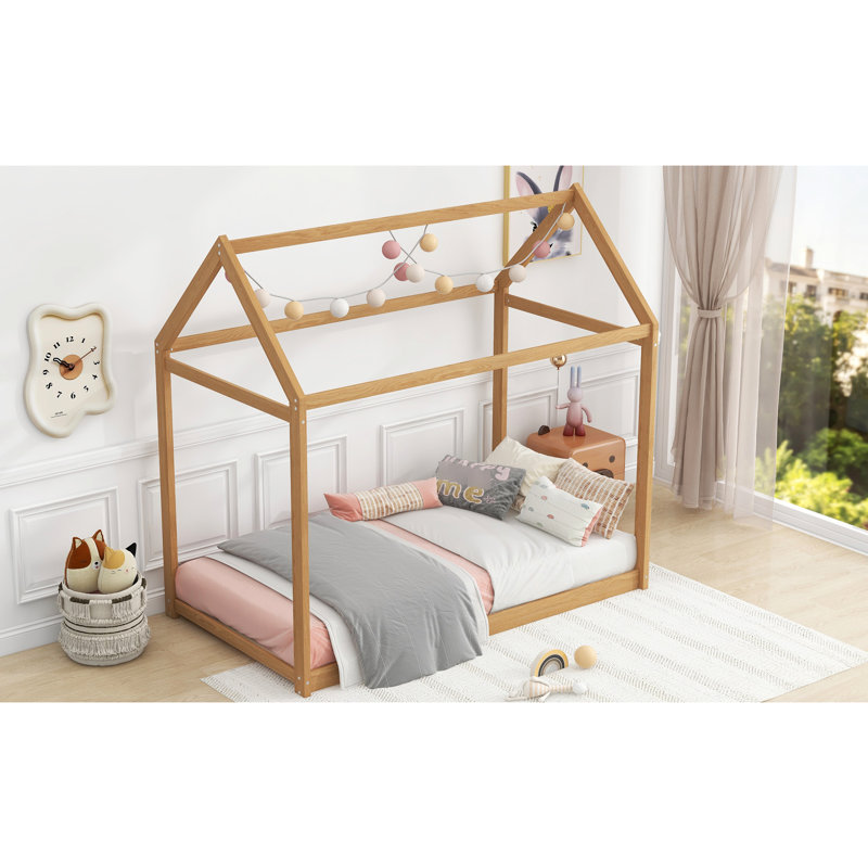 Lit simple en bois