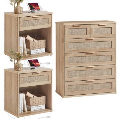 Ensemble de 3 meubles de chambre bohèmes en bois, comprenant une commode à 6 tiroirs et une table de chevet à 1 tiroir avec station de recharge, en rotin.