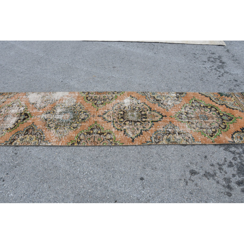 Tapis turc vintage en laine Oushak dans des tons chauds d'orange délavé avec des motifs orientaux orange / vert