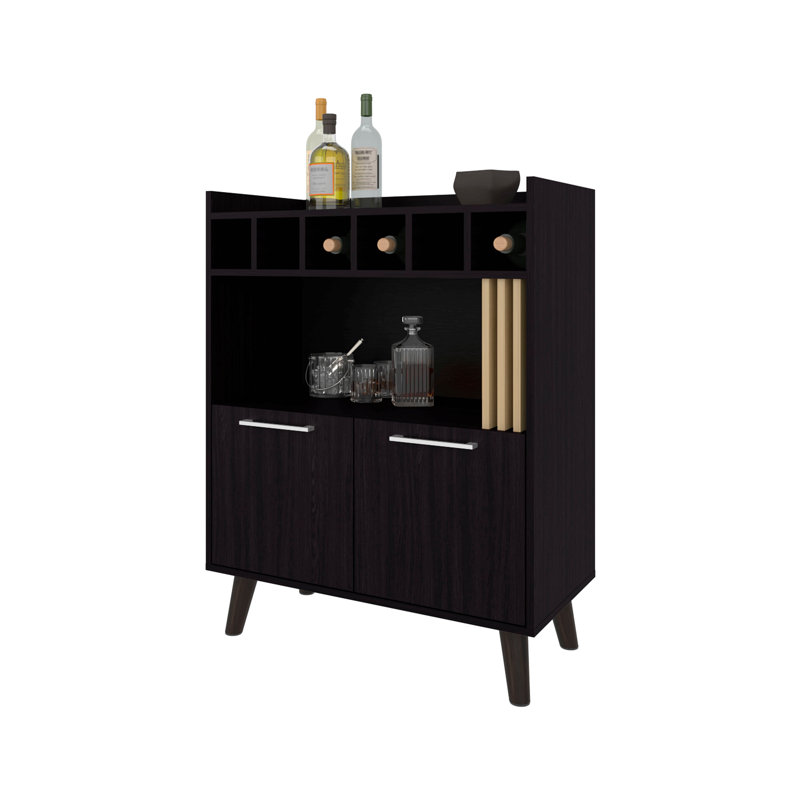 Bar Yucca - Rangement et présentation de vin,