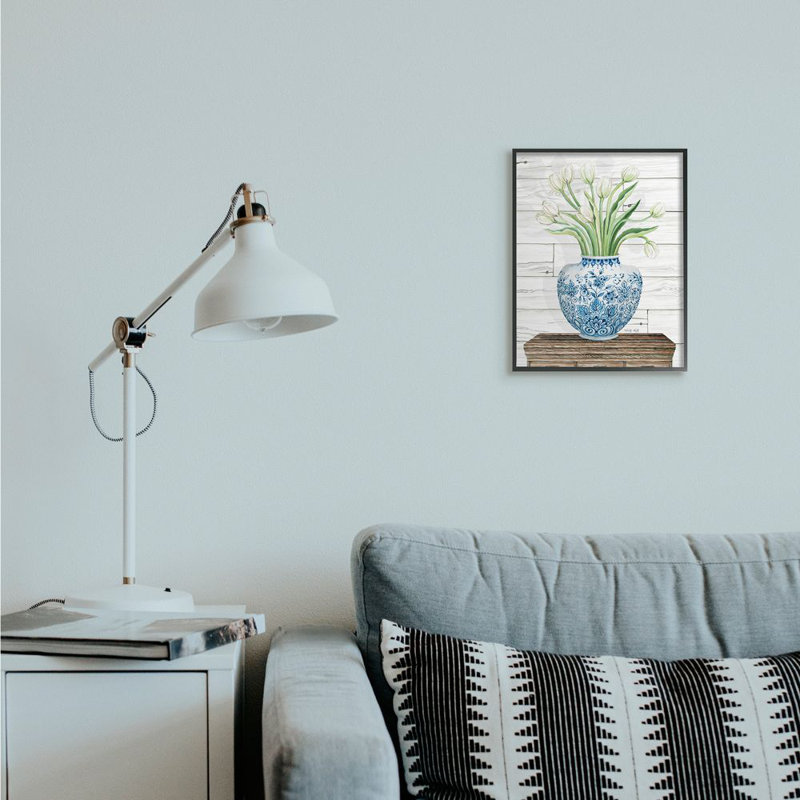 «Fresh White Tulips on Blue Floral Vase» par Cindy Jacobs - impression d'art graphique, H 14 po x l 11 po x P 1,5 po