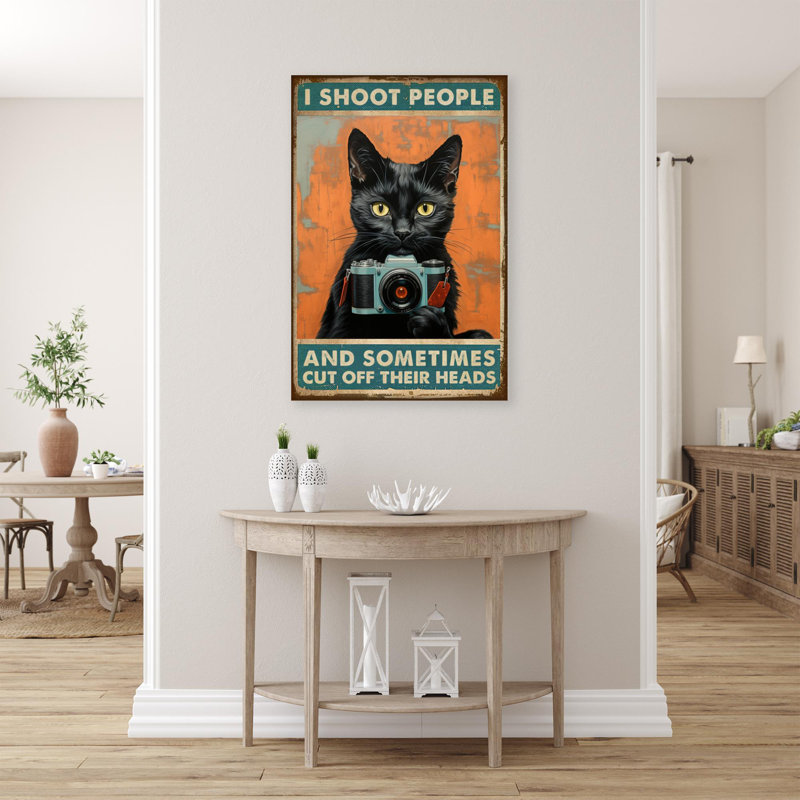 «Black Cat I Shoot People» sur toile, H 36 po x l 24 po x P 1,25 po