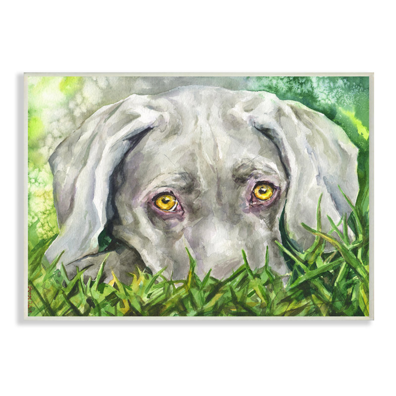 Chiot Weimaraner reposant dans l'herbe verte, H 13 po x l 19 po, Plaque murale