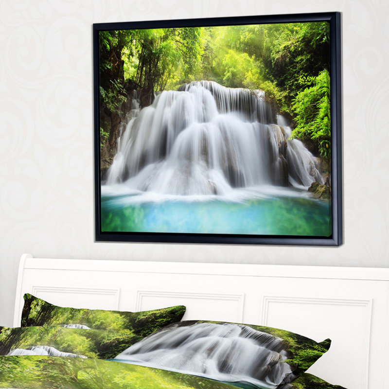 «Rush Huai Mae Kamin Waterfall», photographie encadrée sur toile, H 16 po x l 32 po x P 1 po