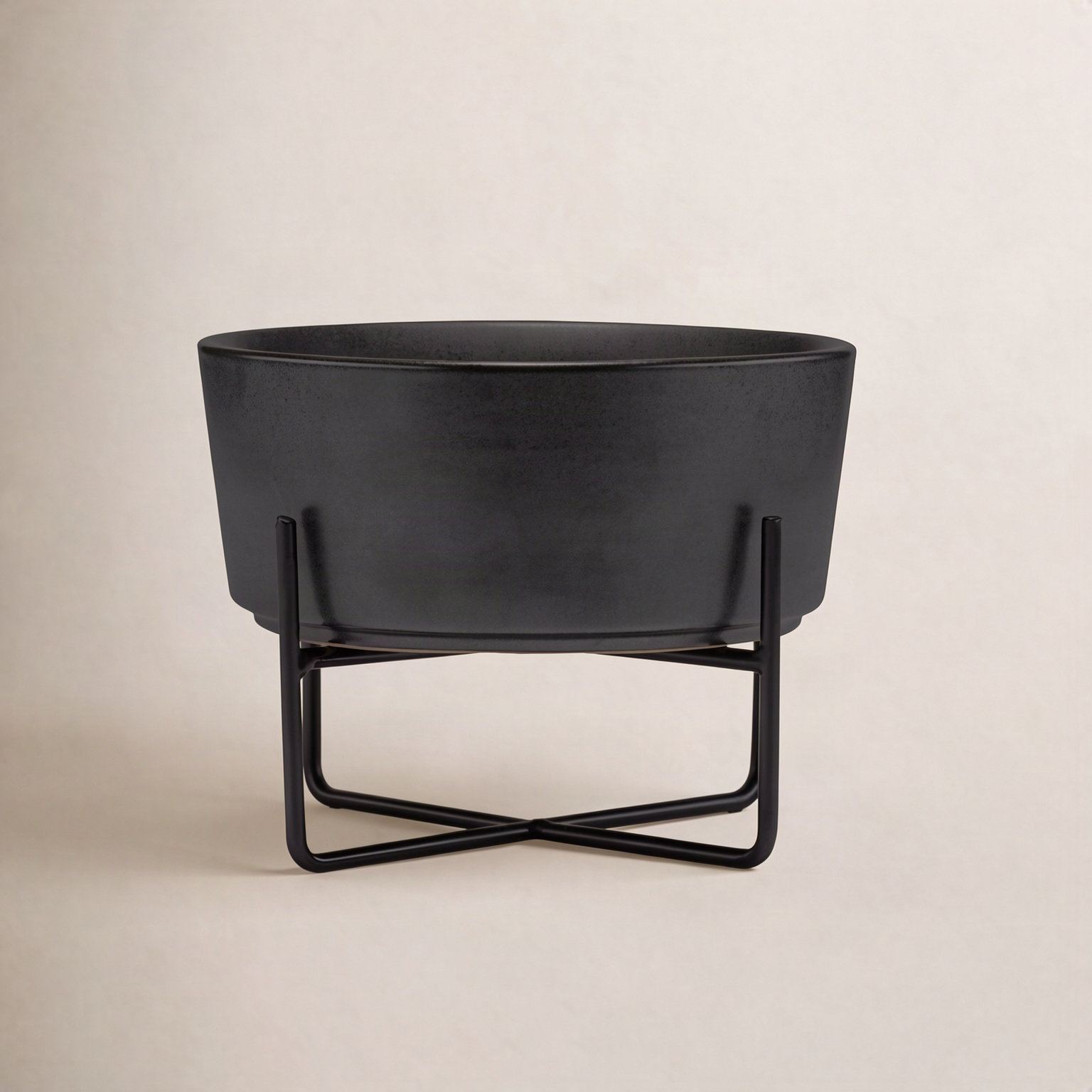 Jaylee Dog Bowl and Stand Set, Small (2 cups / 16 fl. oz.), Black