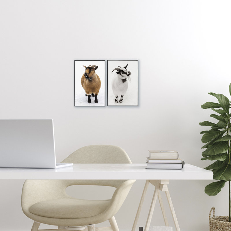 «Two Little Goats», ensemble de 2 giclées encadrées, design par Deborah Revell, H 18 po x l 24 po