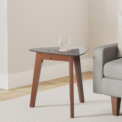 Table de bout de style Mid-Century moderne avec plateau en verre trempé et base en noyer massif