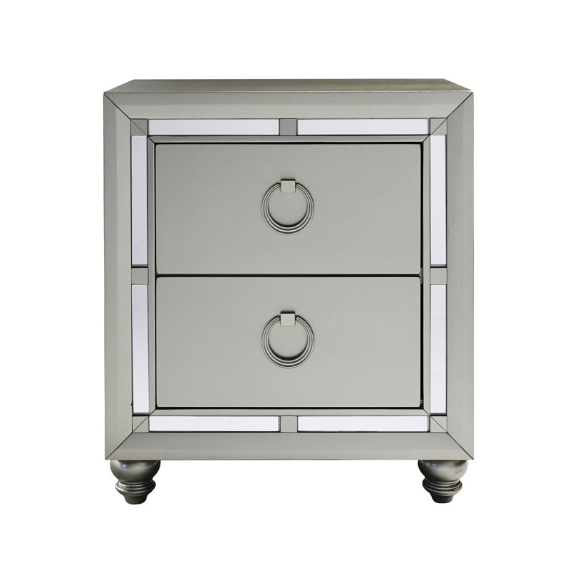 Table de chevet argentée Gemstone Profond, profondeur de 16,77 po, détails de 28,63 po de hauteur, espace de rangement spacieux, pied