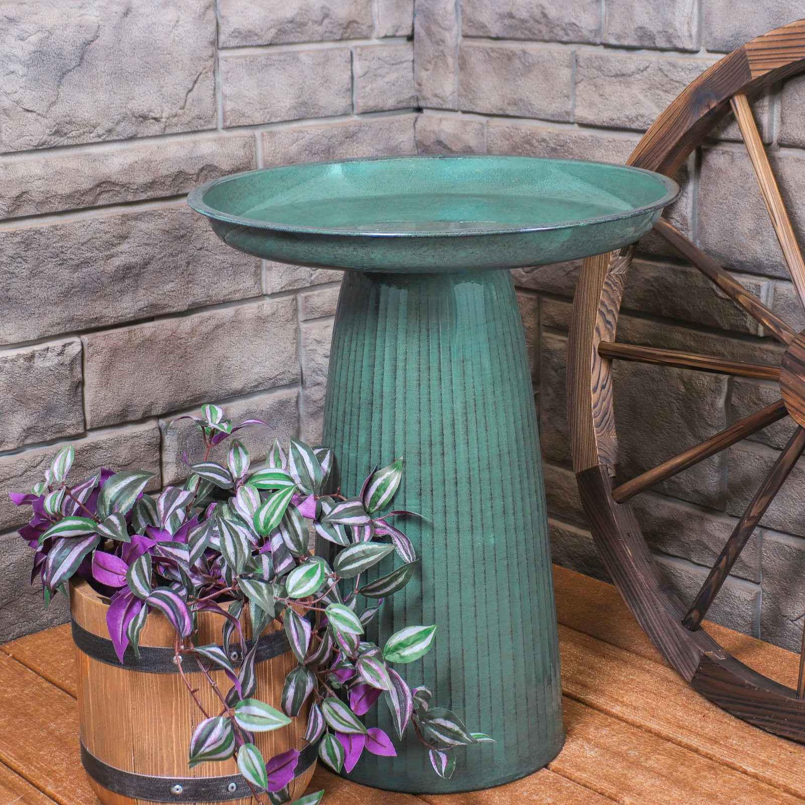 Brytnee Gleeful Garden Freestanding Metal Outdoor Bird Bath, UV-Resistant, Green