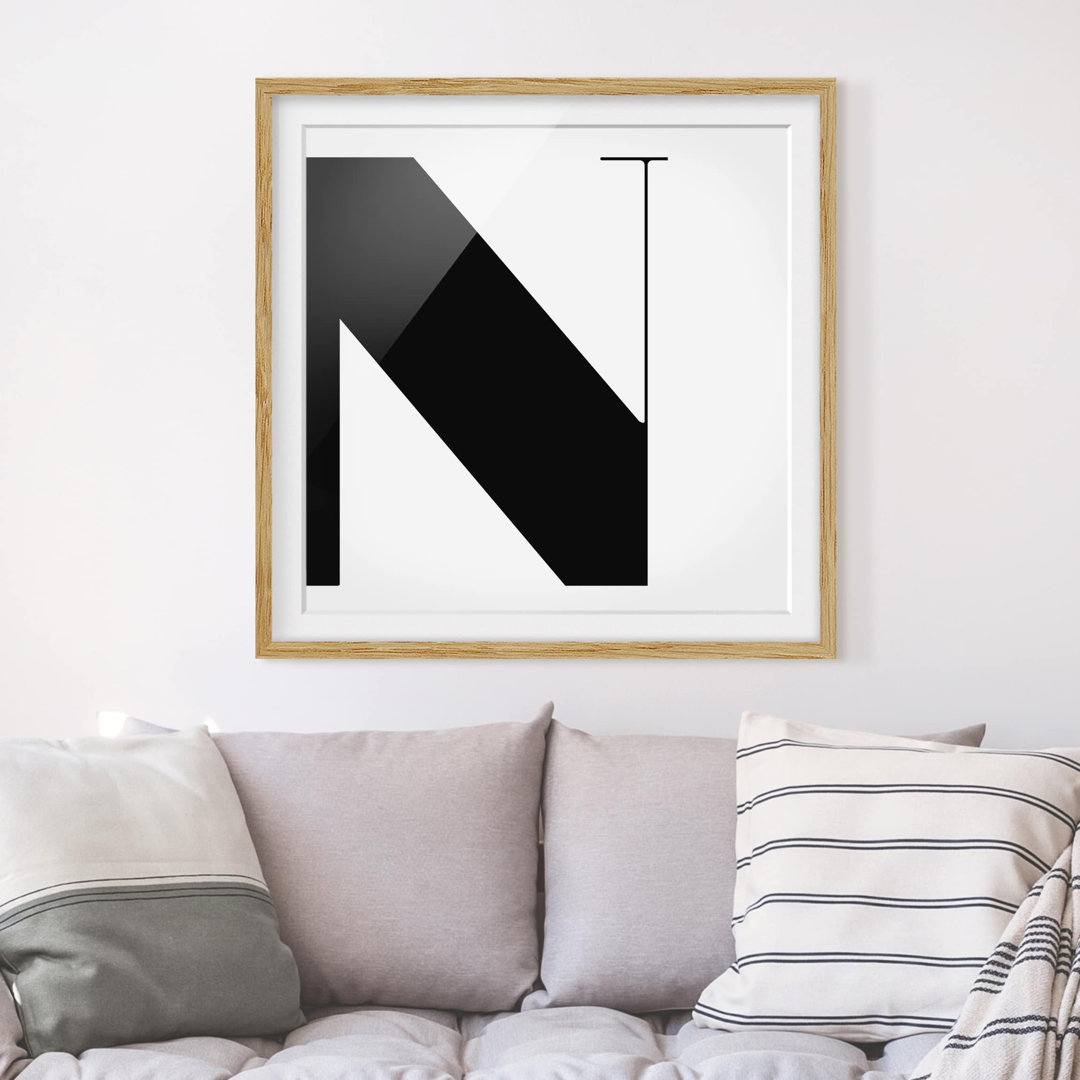 Gerahmtes Poster Roman Type Letter N