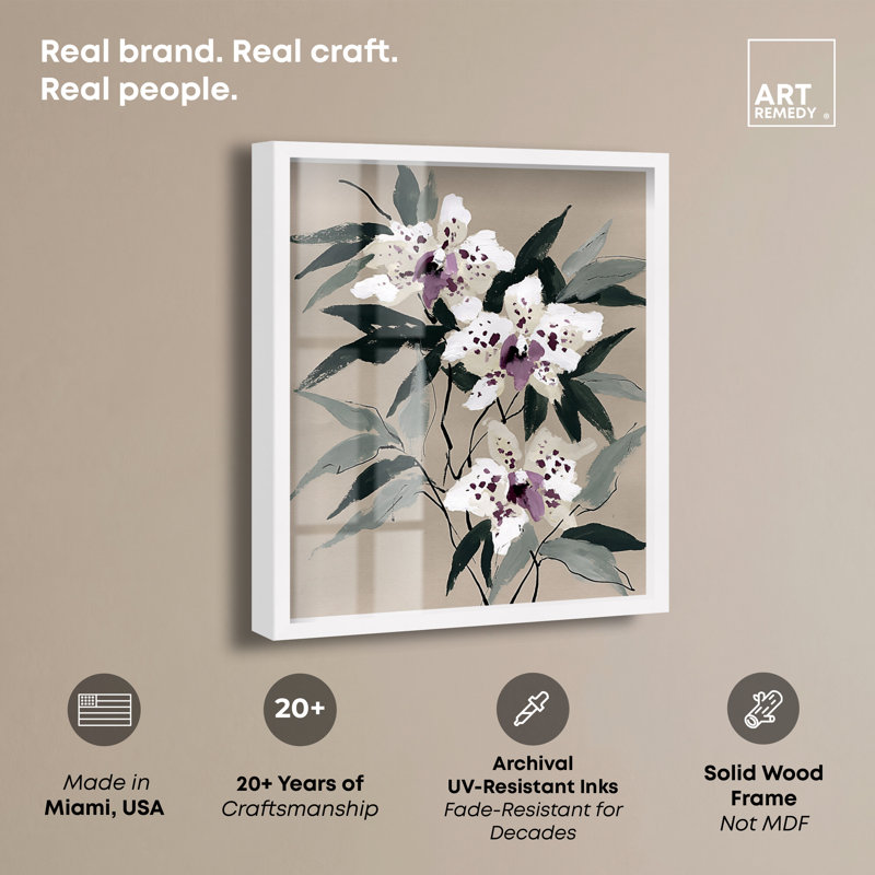 Art floral pourpre, "Orchidées mauves I", H 21 po x l 17 po, Cadre blanc