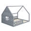 Lit maison avec fenêtre et clôture, DEL-2895453