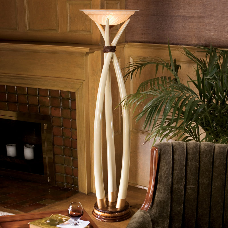 Lampe sur pied sculptée Hunter