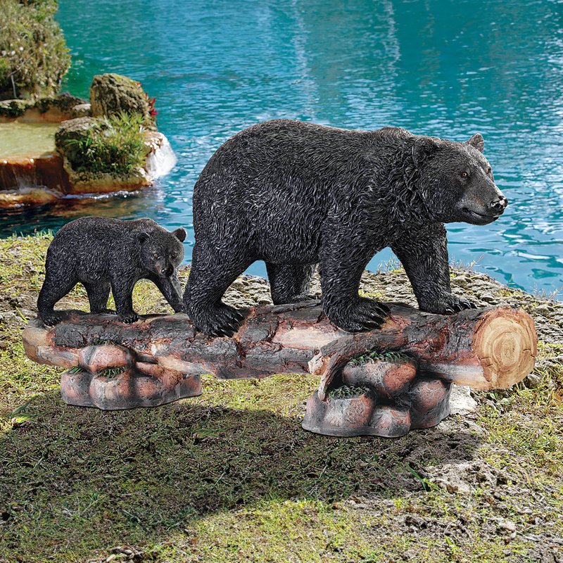 Statue de mère-ours et petit grand