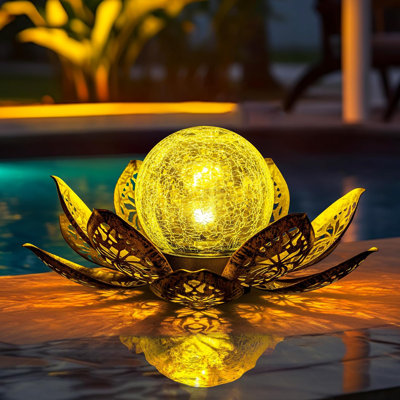 Lampe sur pied d'extérieur à DEL 5,5 po à énergie solaire intégrée