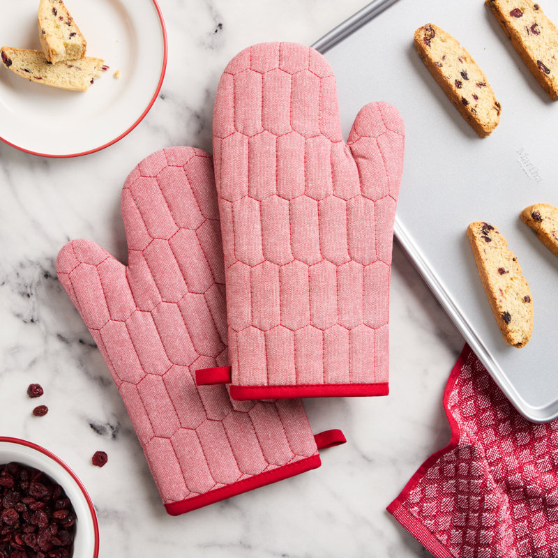 MARTHA STEWART Honeycomb Quilted Chambray Oven Mitt 2-Pack Set  7"x13", Red