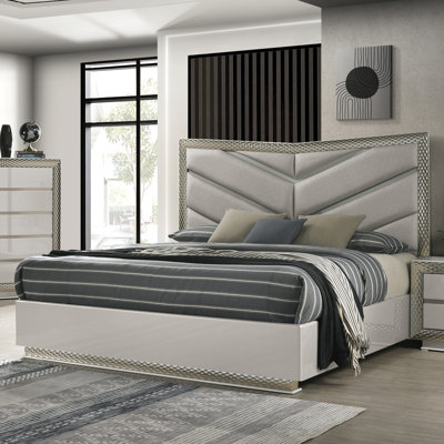 Metropolitan Platform Bed With Led Headboard