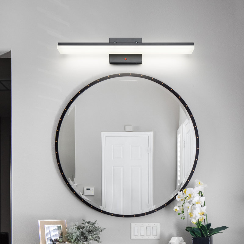 Barre d'éclairage de salle de bain 24 po Aaina, Noir mat