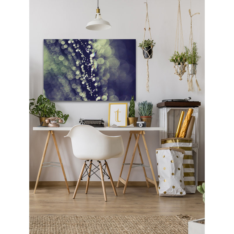 «Droplets», reproduction sur toile tendue, H 24 po x l 36 po x P 1,5 po