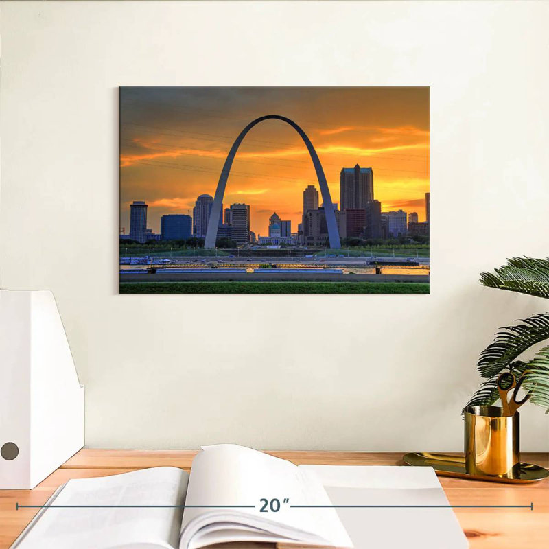 Nicci Gateway Arch Sunset Scene, 8" H x 12" W