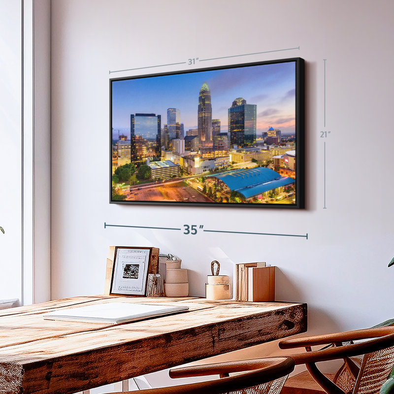 «Charlotte Canvas Print», H 21 po x l 31 po