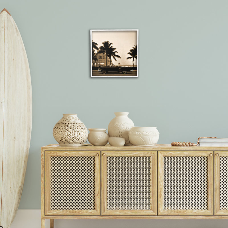 «Classic Car & Palms», art giclée par Noah Bay, Estampe numérique encadrée blanc bord de mer, H 17 po x l 17 po
