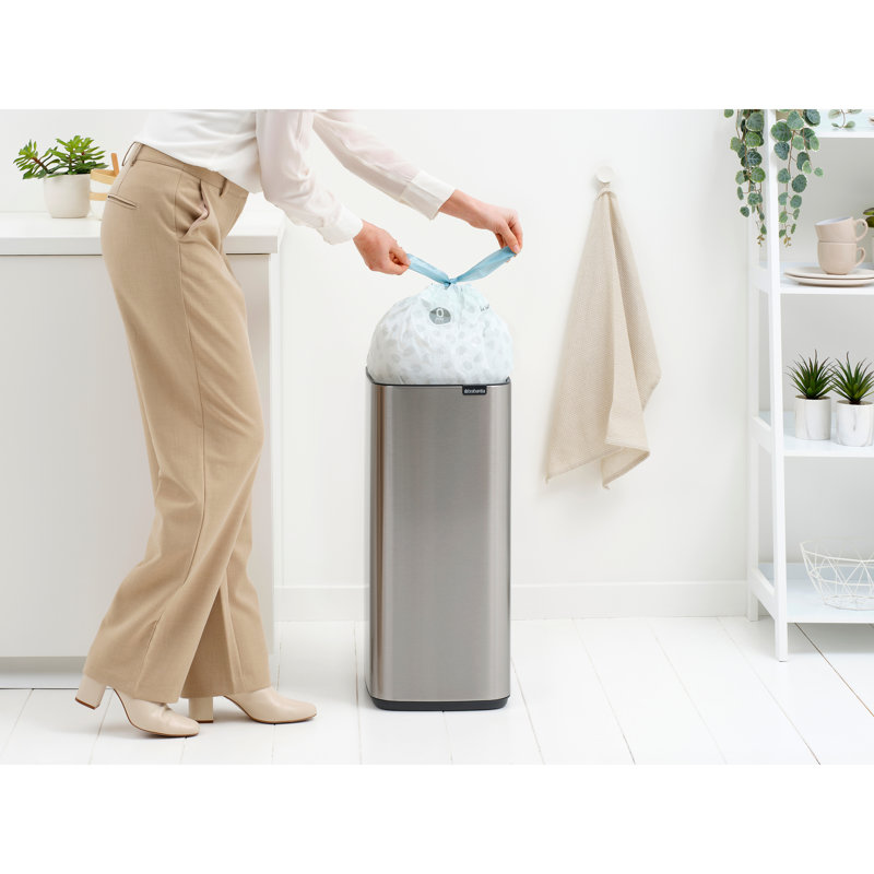 Poubelle Bo Touch, 8 gallons (30 litres), Résistant aux empreintes digitales en acier mat