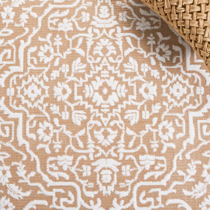Tapis rose / ivoire en polyester tissé à la machine Carnella, Rectangle 4 pi x 6 pi