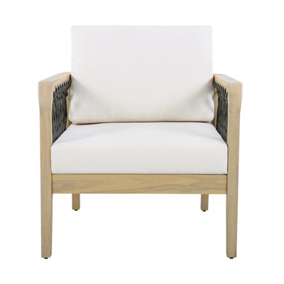 Fauteuil club d'extérieur en bois d'acacia avec dossier en corde tissé à la main et coussins crème, finition teck clair