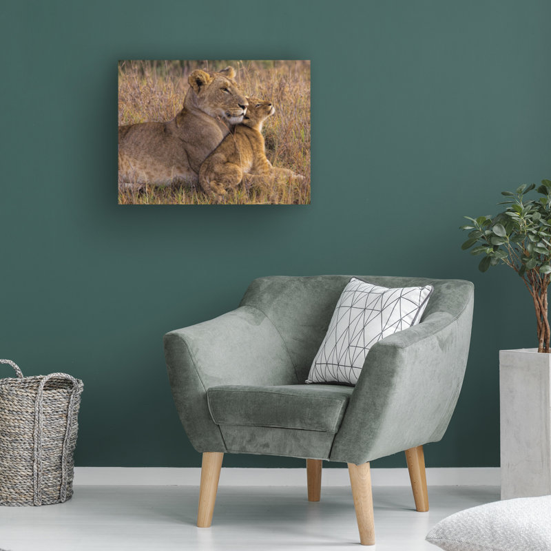 Art mural sur toile tendue - «Baby Lion With Mother» par Henry Jager pour décoration de salon, de chambre à coucher ou de bureau - 14 x 19