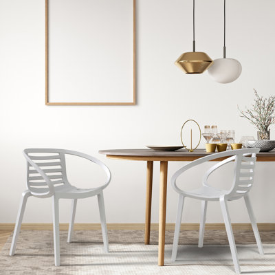Chaise de patio moderne empilable intérieur / extérieur (ensemble de 2) taupe