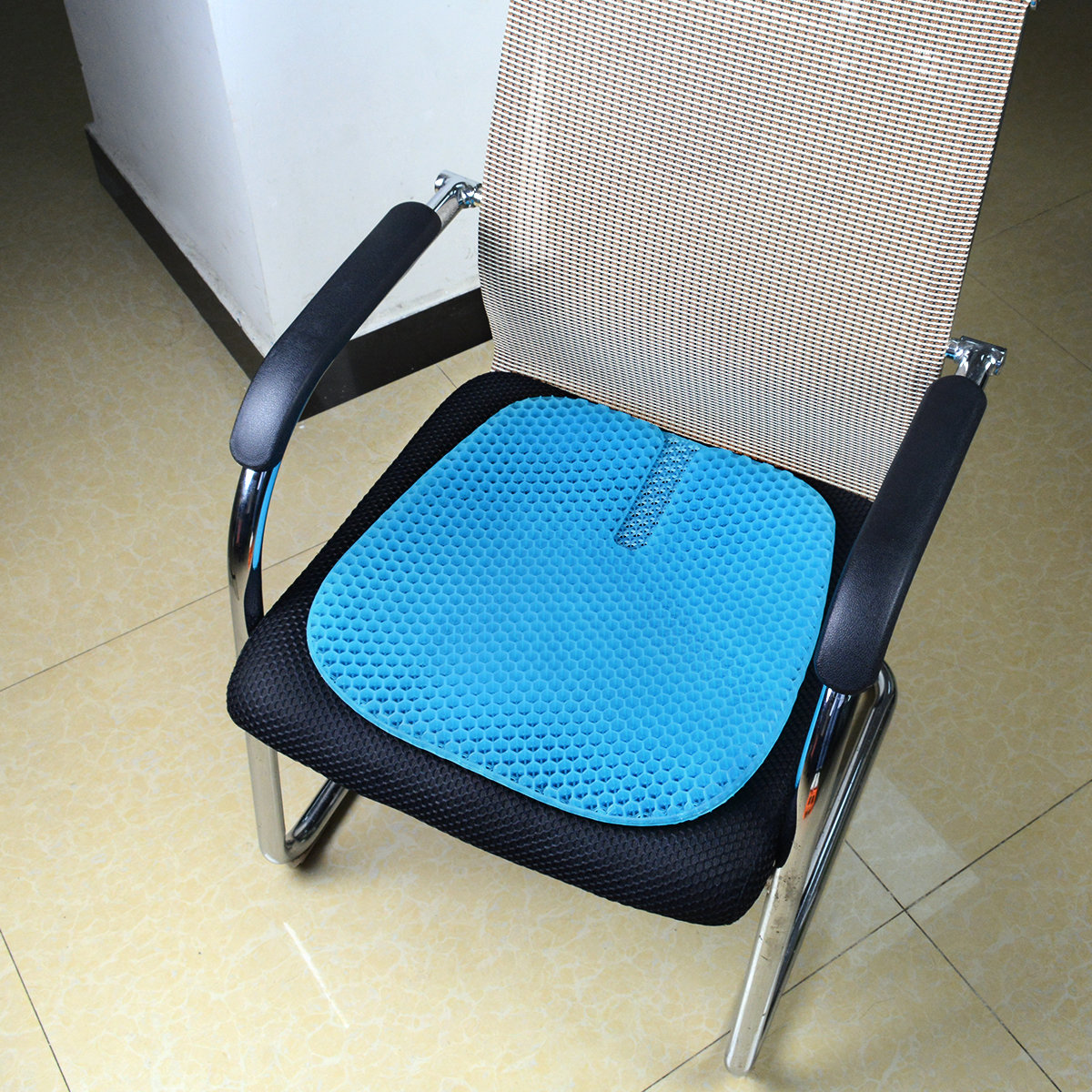 https://assets.wfcdn.com/im/22266275/compr-r85/2140/214041346/goodwish-seat-cushion.jpg