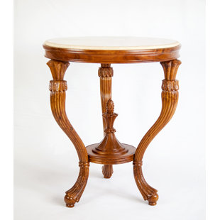 Table basse à 3 pieds