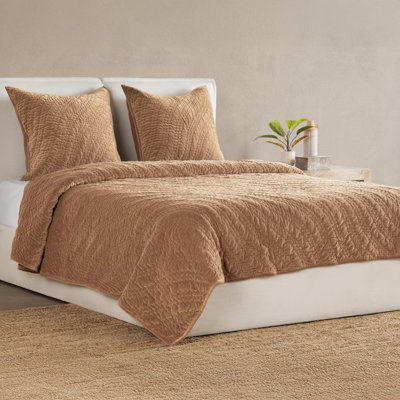 Elms Bedspread Set