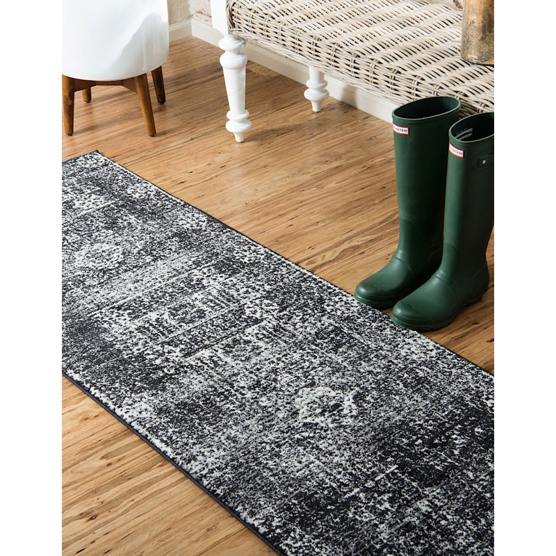 Kasha Oriental Indoor Rug, Runner 2'2" x 6'
