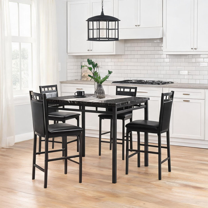 Ensemble de salle à manger 5 pièces à hauteur de comptoir avec table ronde en faux marbre et 4 chaises en noir élégant, idéal pour les petites cuisines