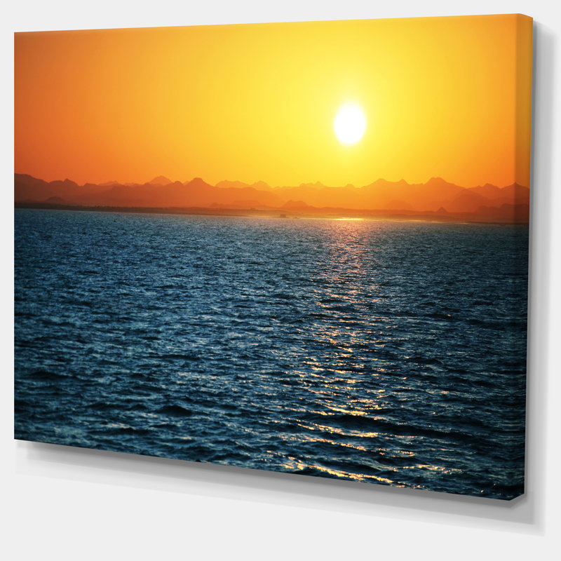 Beautiful River View at Sunset - Reproduction de photo sur toile tendue, H 8 po x l 12 po