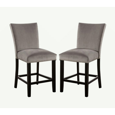 Ensemble attrayant de chaises de salle à manger à hauteur de comptoir de 2 pièces avec siège en flanelle grise et garniture cloutée