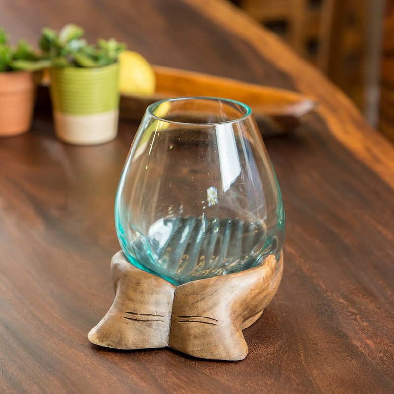 Vase en verre soufflé, H 8,80 po x l 10 po x P 7,20 po