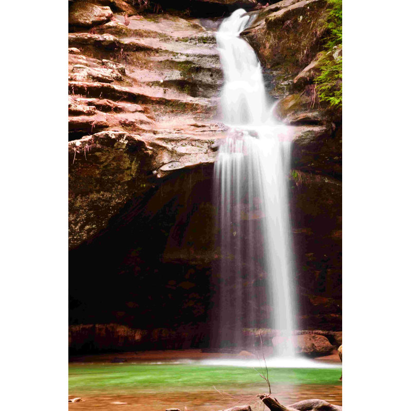 Chute d'eau - photographie sur toile tendue, H 12 po x l 8 po