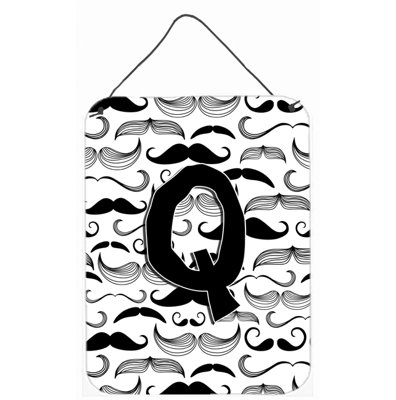 Lettre «Moustache Initiale» par Denny Knight, reproduction sur métal
