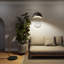 Lampe sur pied à DEL arquée moderne de qualité supérieure de 92 po Luna Bella, noir mat, laiton patiné avec abat-jour en feuille d'or, base en marbre noir, gradateur à gamme complète-279921361