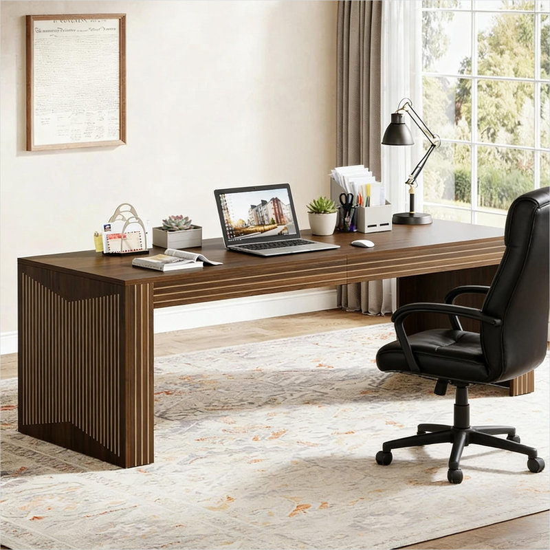 Bureau de direction rectangulaire avec finition brune et espace de travail double spacieux pour le bureau à domicile