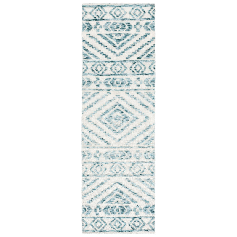 Ouatchia Tufted Performance Southwestern Rug, Runner 2'6" x 8'