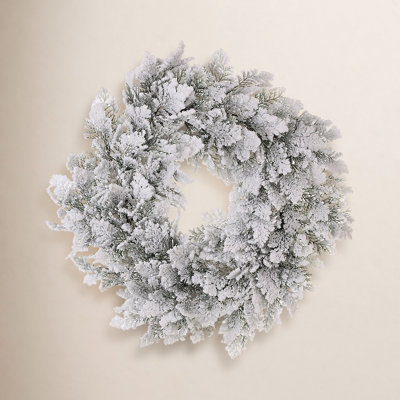 Liggons 28" Cedar Wreath