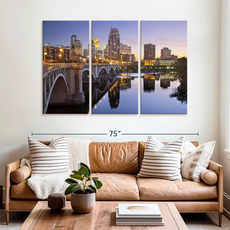 Nicci Minnesota, 42" H x 65" W