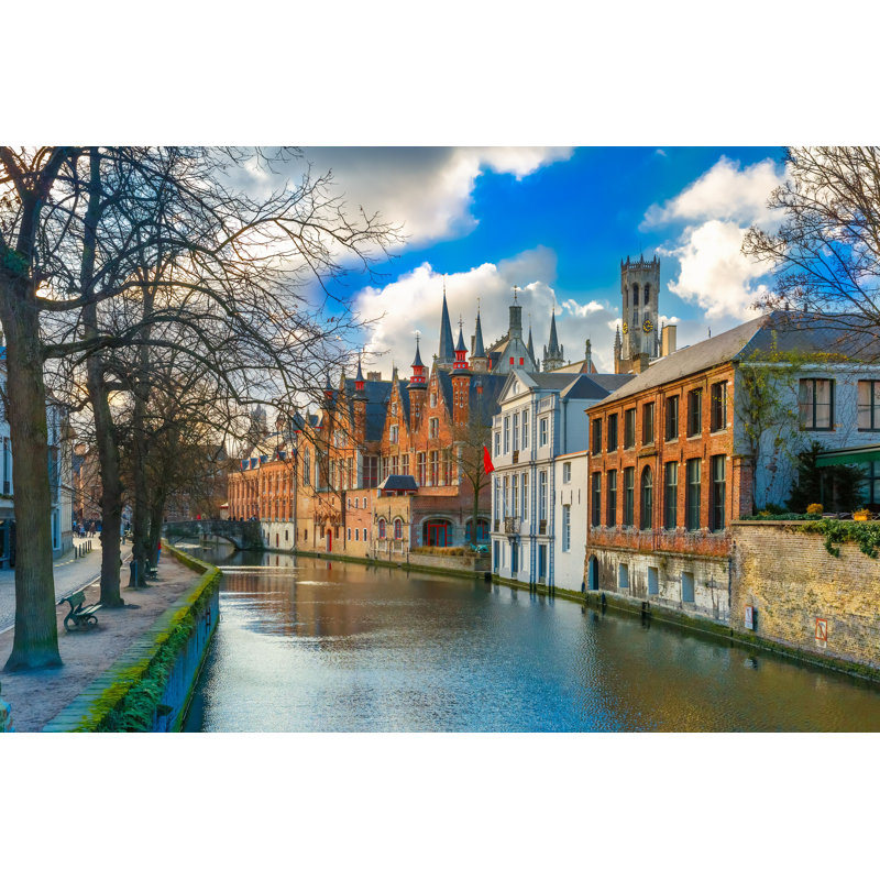 Belfort et le canal vert à Bruges, Belgique par - Photographie de toile tendue, H 8 po x l 12 po