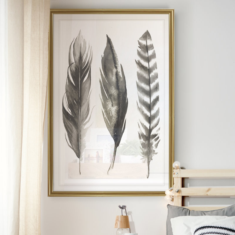 «Watercolor Feathers I», reproduction sur toile, H 22,5 po x l 30,5 po x P 1,5 po, Encadrement doré